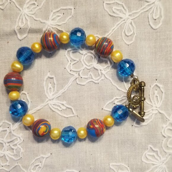 Beautiful Handmade Multicolor Jewelry Set - Necklace, Bracelet, Earrings - Picture 3 of 4